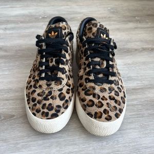 Adidas shoes - great condition!